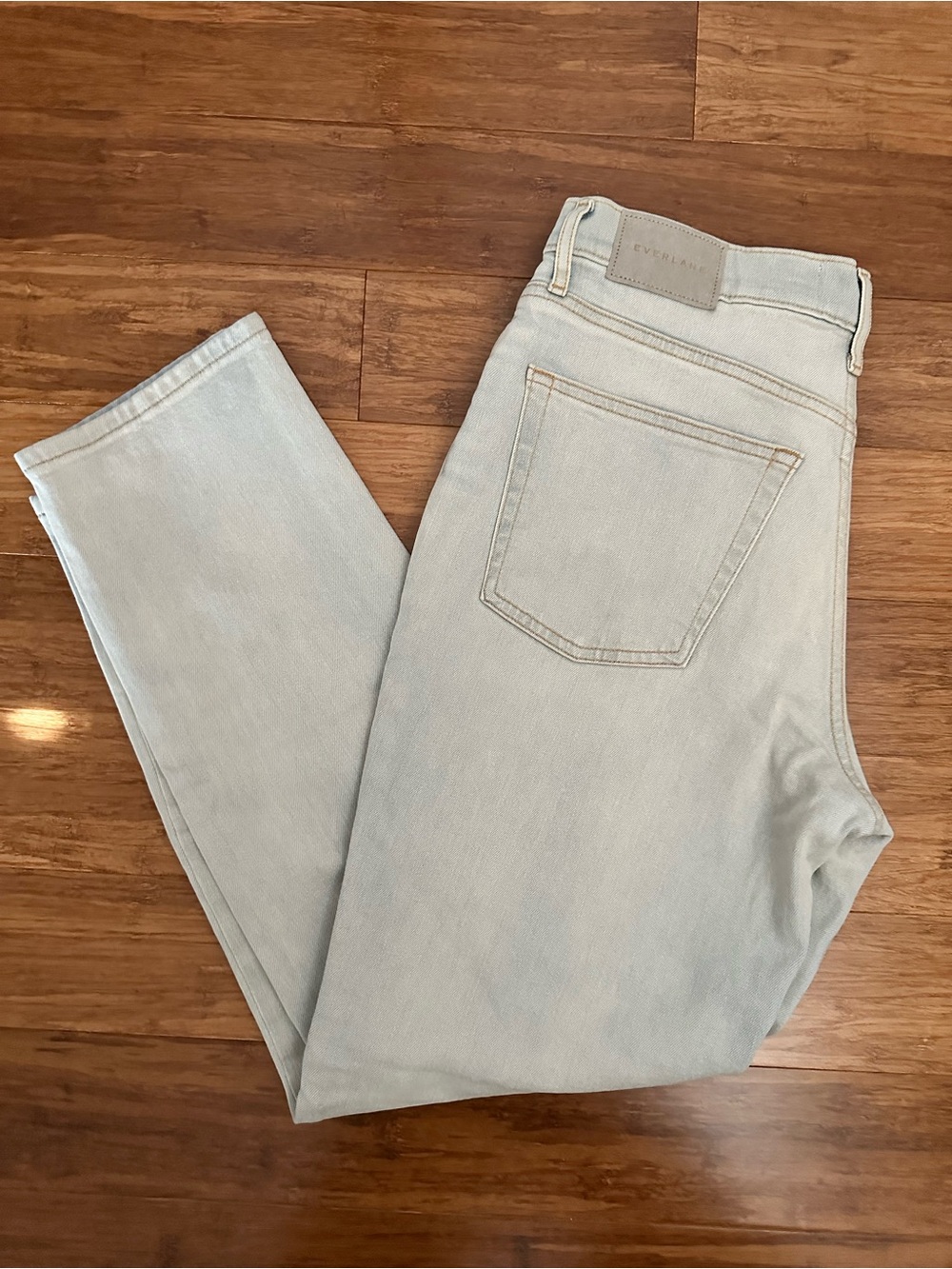 Everlane The Original Cheeky Jean in light blue Organic Cotton